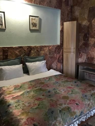 Hostal Forest City