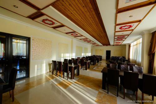 Kirovakan Hotel