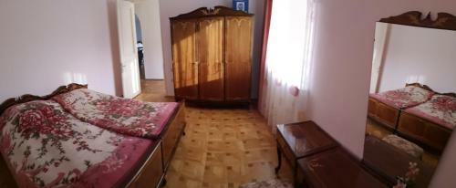 Hostal Qyavar House
