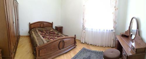 Hostal Qyavar House