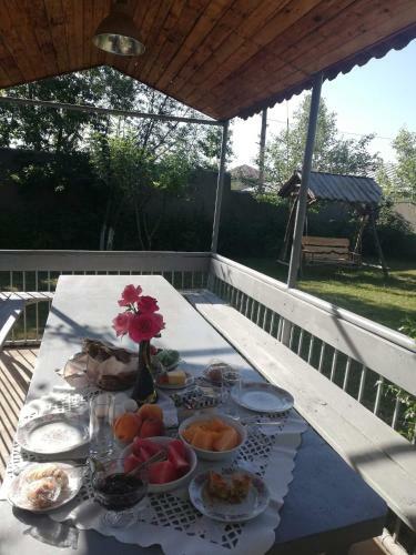 Hostal Qyavar House