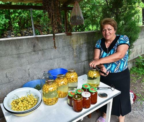 Hostal Aghasu Tun B&B