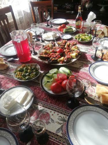 Hostal Aghasu Tun B&B