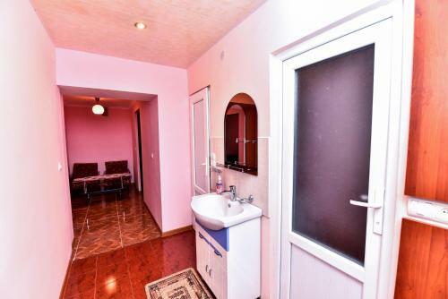 Hostal Aghasu Tun B&B