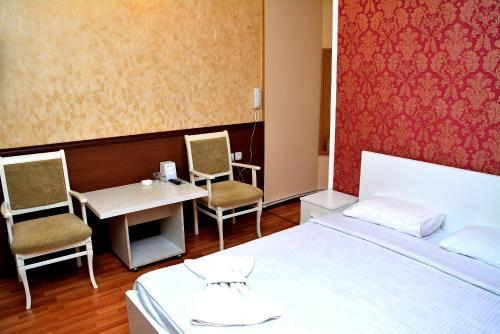 Vayk Hotel