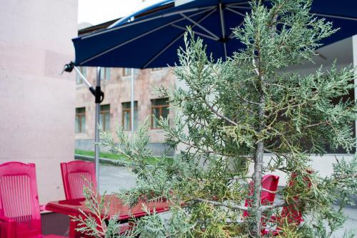 Vayk Hotel