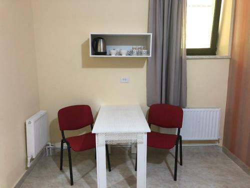 Hostal Lind Hostel And Guest House