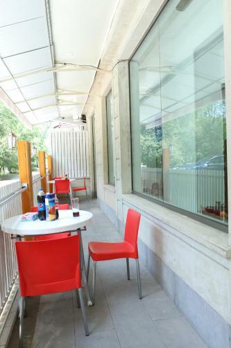 Hostal Lind Hostel And Guest House