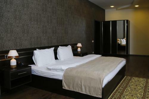 Tomu's Hotel