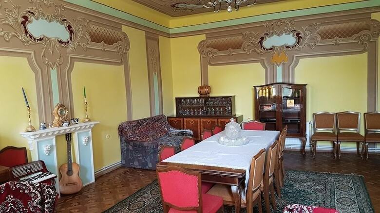 Hostal Artush & Raisa B&B