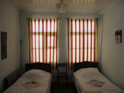 Lyova & Sons B&B