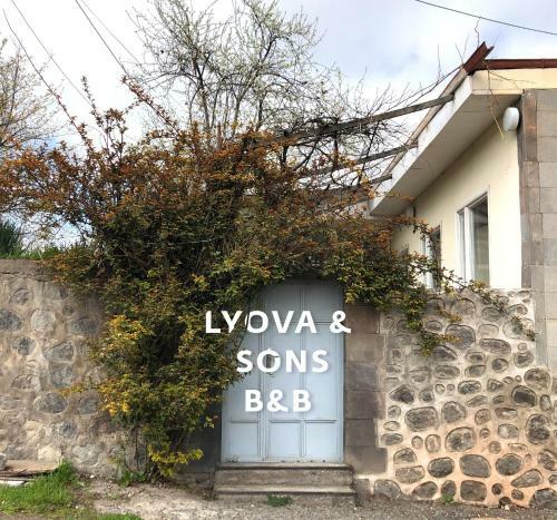 Lyova & Sons B&B