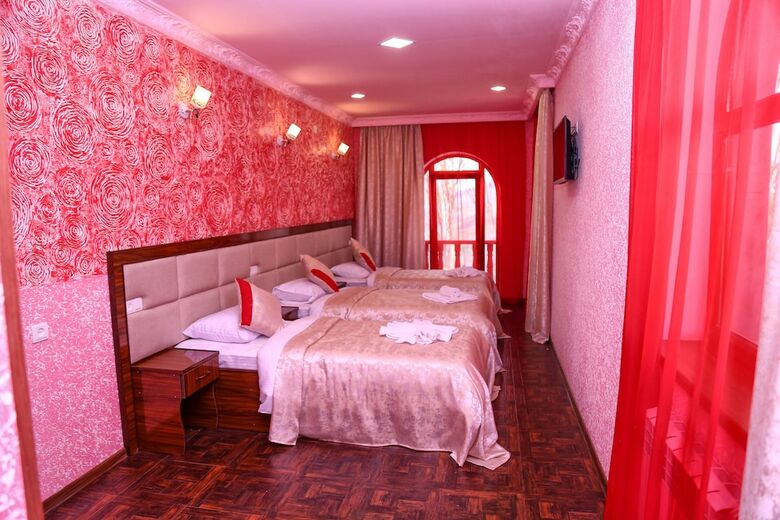 Zorats Akhbyur Hotel
