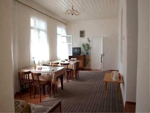 Hostal Andranik B&B