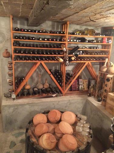 Under The Walnut B&b, Lunch And Rest Complex