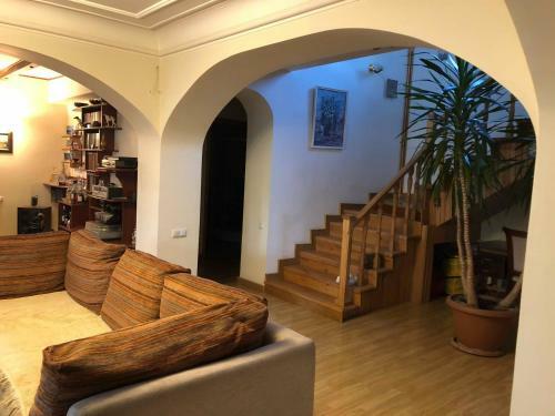 Hostal Yellow Guest House