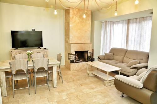 Teghenis Holiday Home