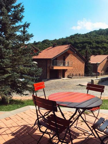 Teghenis Holiday Home