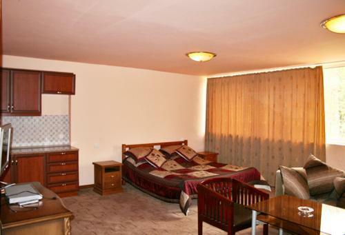 Hotel Nairi Rest House