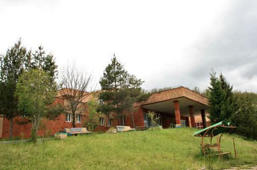 Hotel Nairi Rest House