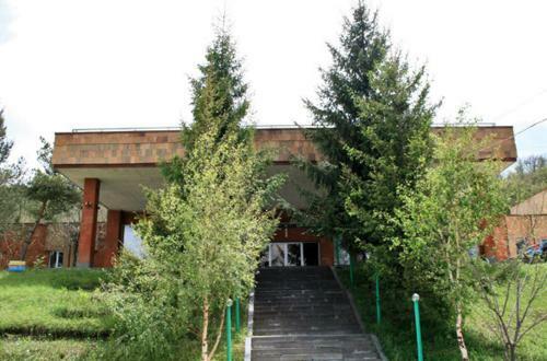 Hotel Nairi Rest House