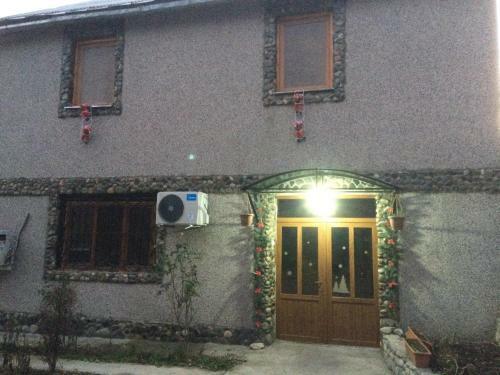 Hostal Guest House Eco Oldijevan