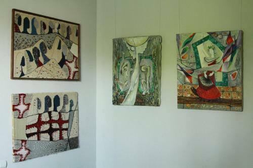 Art Gallery House In Fruit Garden