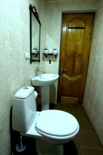 Hostal Daravand Guest House