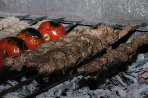 Hostal Daravand Guest House