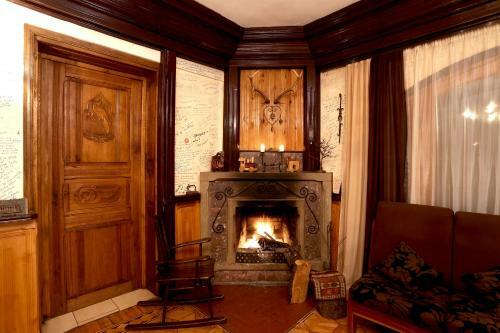 Hostal Daravand Guest House