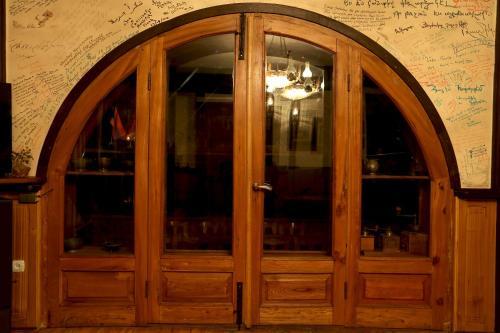 Hostal Daravand Guest House