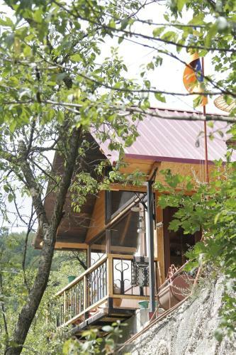 Hostal Daravand Guest House