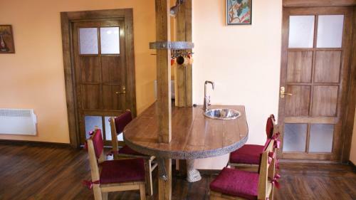 Takht House