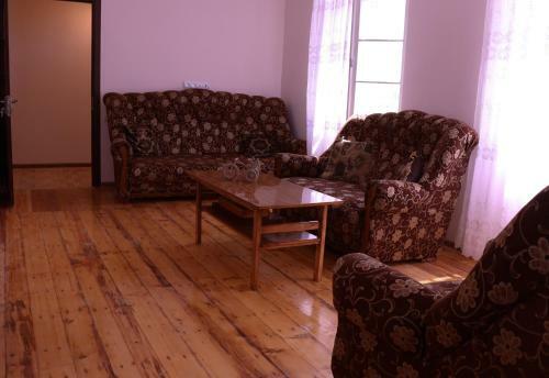 Hostal Ayrarat Guest House
