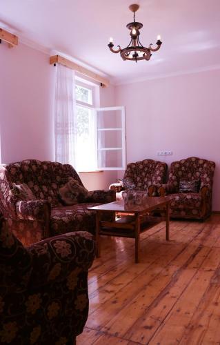 Hostal Ayrarat Guest House