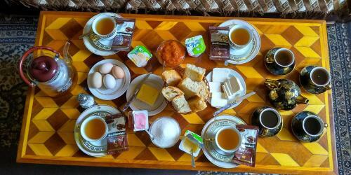 Hostal Ayrarat Guest House
