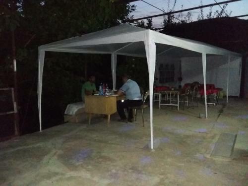 Hostal Shushan Guest House