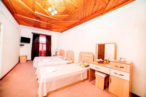 Amrots Hotel