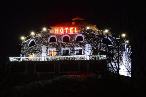 Amrots Hotel