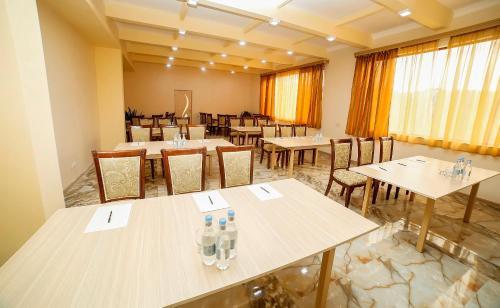 Amrots Hotel