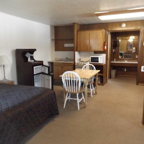 Lazy B Motel