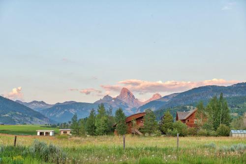 Gorgeous Teton Cabin