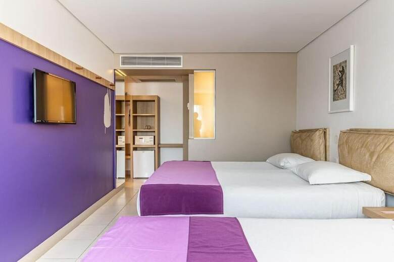 Iu-� Hotel
