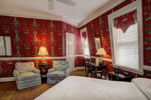 Posada Flag House Inn