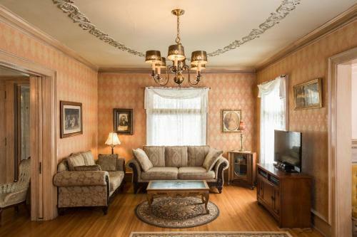 Ringling House Bed & Breakfast