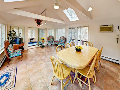 312 Carriage Lane Home