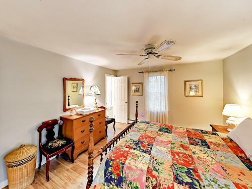 312 Carriage Lane Home