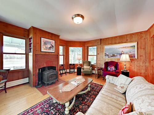 Seal Cove Home