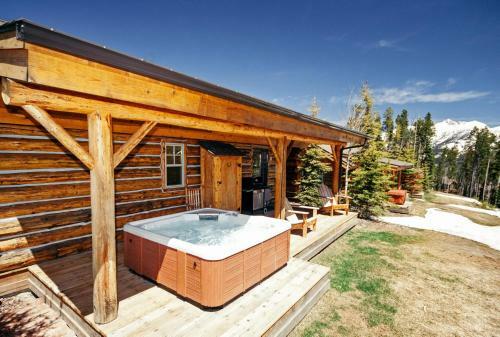 Cowboy Heaven Cabins-9 Rustic Ridge
