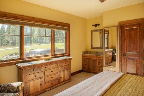 Mountain View Chalet